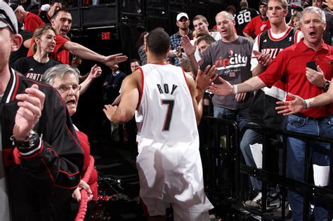 Trail Blazers History: Brandon Roy Makes Valiant Return To Beat Suns ...