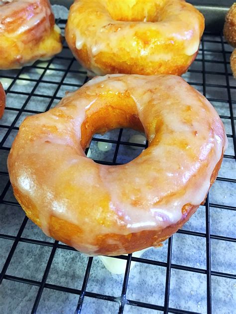 How to Make Easy Canned Biscuit Donuts + Glazes - Kindly Unspoken ...