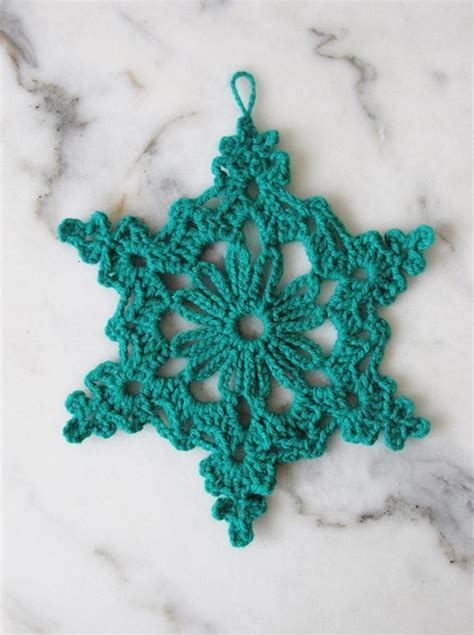 6 SNOWFLAKE PATTERNS TO CROCHET | Little Things Blogged