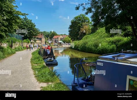 Bradford upon avon canal hi-res stock photography and images - Alamy