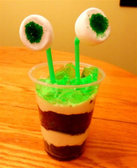 Alien-Themed Party Food and Snack Ideas | Space food, Space snacks ...