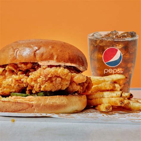 Popeyes 'World Famous' Chicken Sandwich returns to S'pore, chance to ...