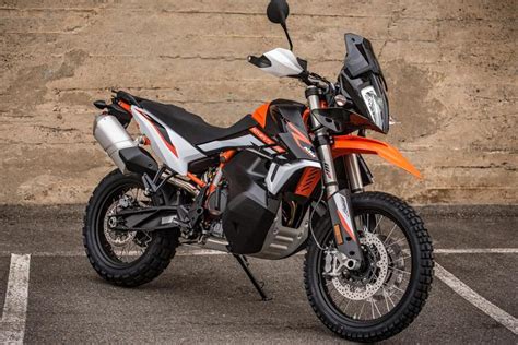 KTM 890 Adventure R specs, performance data - FastestLaps.com