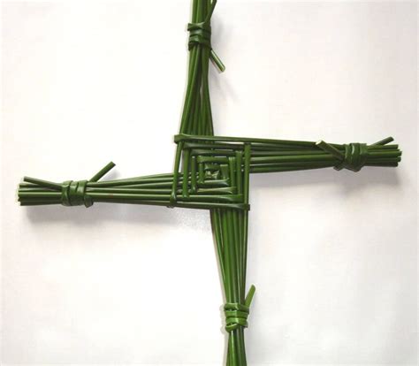 St Brigid’s Cross: the MEANING and HISTORY of the Irish symbol