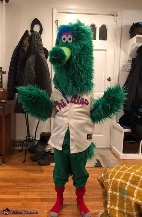 Philly Phanatic Costume | Unique DIY Costumes - Photo 2/5