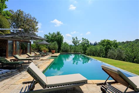 Tuscan Villa Near Siena With Super Tuscan Wine and Olive Oil Production ...