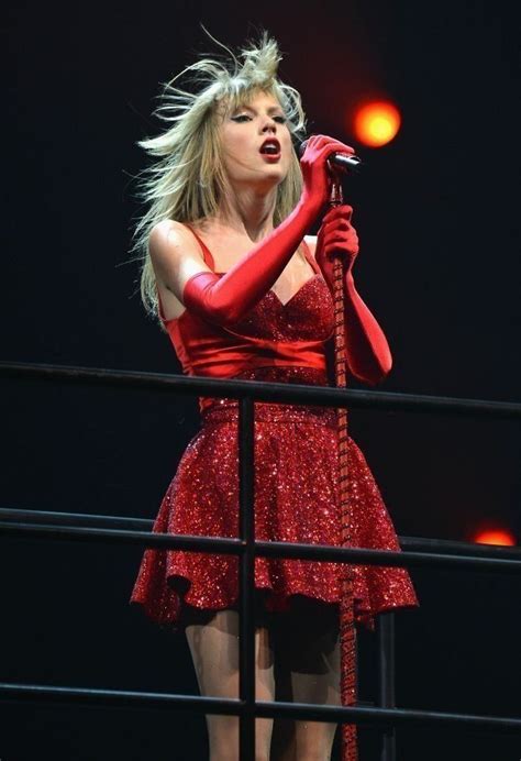 Pin by sonny munroe on The New Romantics. | Taylor swift red, Taylor ...