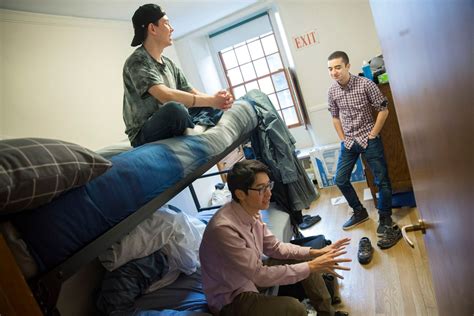 Inside Harvard dorms: Roommates share their stories – Harvard Gazette