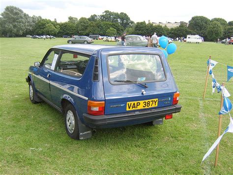 View of Austin Allegro 1.3 Estate. Photos, video, features and tuning ...