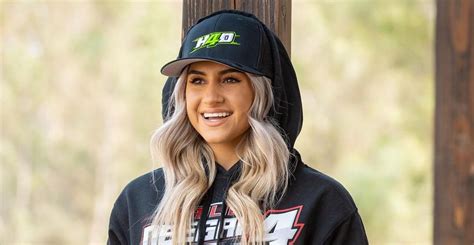 Inside Hailie Deegan's life, her parents and boyfriend - TheNetline