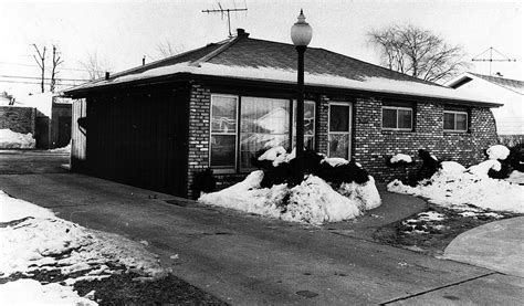 Gacy's house at 8213 W. Summerdale Ave. in unincorporated Norwood Park ...