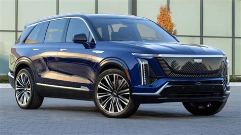 2026 Cadillac Vistiq First Look: Sharp All-Electric 3-Row Family SUV