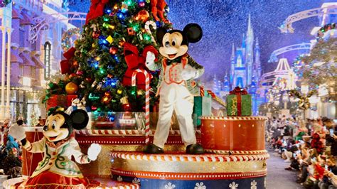 Disney Parks Christmas Day Parade: A Quick Guide to Unwrapping the ...