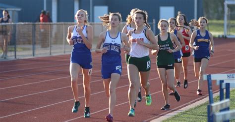 Students motivate each other at Highland High School Track & Field ...