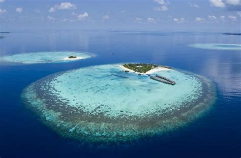 How is an Atoll Formed? (with pictures)