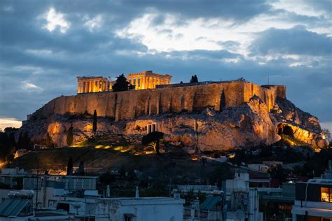 Acropolis at Night | Earth Trekkers