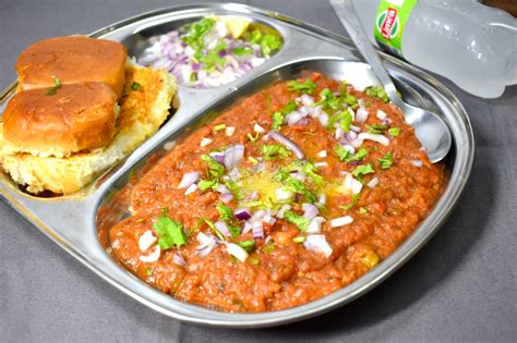 best vegetarian dishes India Pav Bhaji - Travel Inspires