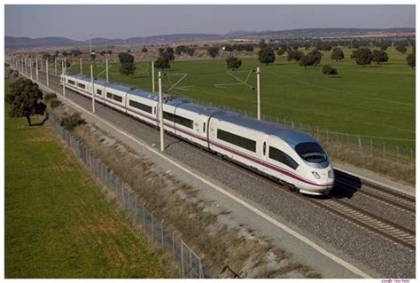 Renfe refuerza con 8.000 plazas los trenes AVE Madrid-Zaragoza ...