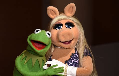 A Pop Culture Tragedy: Kermit the Frog and Miss Piggy Have Broken Up ...