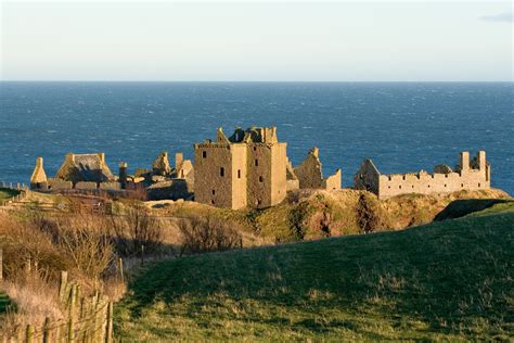 Dunnottar Castle - Aberdeen - Arrivalguides.com