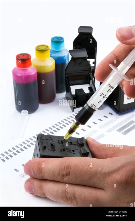 Injecting ink cartridge. Set of refill inkjet for print Stock Photo - Alamy