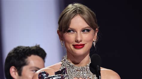 Taylor Swift Announces New Album “Midnights,” Release Date During VMAs ...