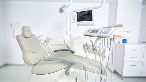 How Do I Find An Experienced Periodontist Near Me?