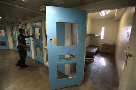 County approves $1.7-million settlement over jail suicide - Los Angeles ...