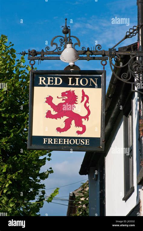 Red Lion Pub Sign Uk Pub Signs Stock Photo - Alamy