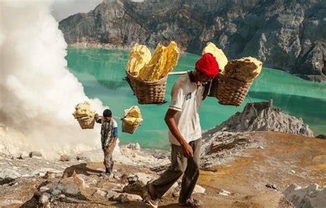 Ijen Volcano Night Hike from Banyuwangi by Dialoog Banyuwangi - Klook ...