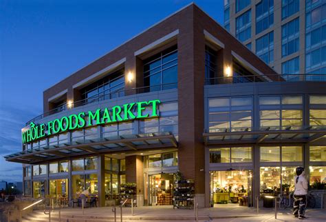 thatgeekdad: Amazon is buying Whole Foods Market