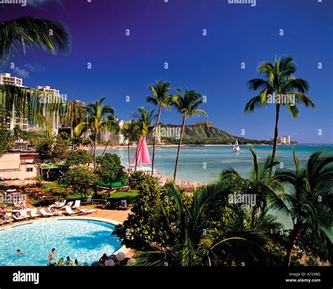 Waikiki Beach Diamond Head and Sheraton Hotel Pool in Honolulu Oahu ...