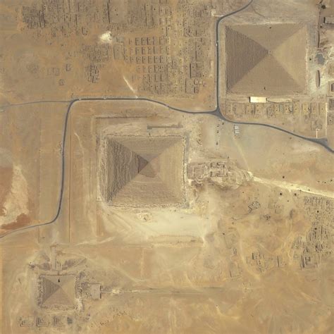 The Great Pyramids of Giza from above : woahdude