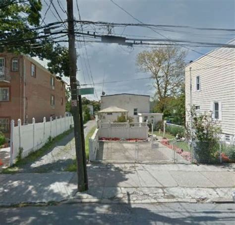 Anthony Senter´s house in Brooklyn. Not sure if he ever lived there or ...