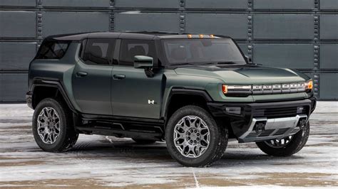 2024 GMC Hummer EV SUV Debuts Its Broad Bod For March Madness