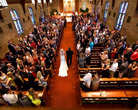 An Indiana University Basketball Wedding at Henke Hall of Champions in ...