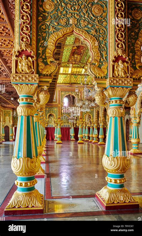 Durbar hall mysore palace hi-res stock photography and images - Alamy