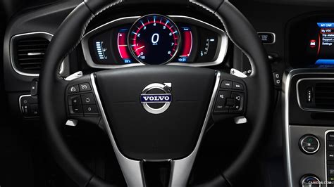 2014 Volvo V60 - Interior | Caricos