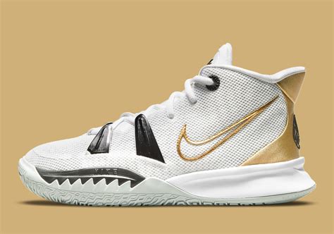 ナイキ メンズ カイリー7 バッシュ Nike Kyrie 7 "Rings" - White Metallic Gold Black ...