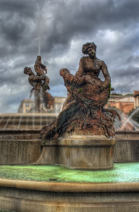 The Fountain of the Naiads- Rome | HDR creme