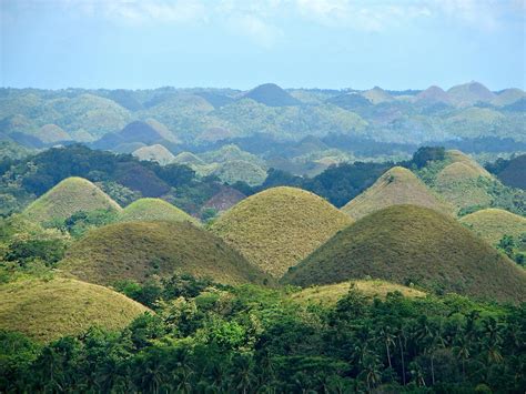 Chocolate Hills - Wikipedia