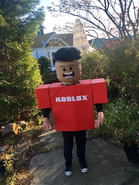 Real life Roblox Halloween costume : r/roblox