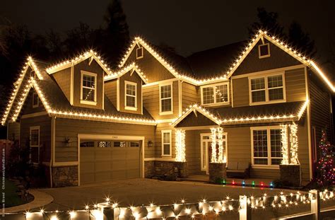 How Do I Attach Christmas Lights To My House | Homeminimalisite.com