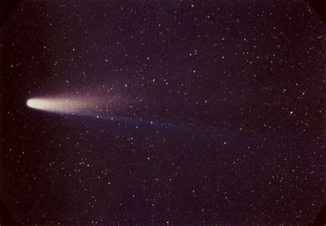 Comet - Orbit, Tail, Nucleus | Britannica