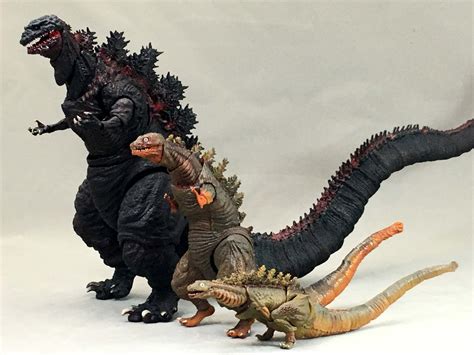 Steven's Toy Blog: S.H. MonsterArts Shin Godzilla Form 2 and 3 Set ...