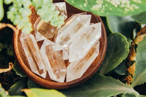 7 Ultimate Ways To Use Protection Crystals » Read Now!