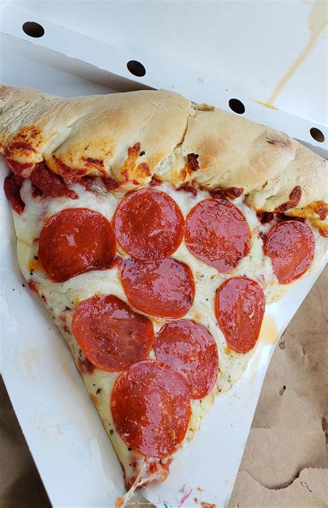 Pepperoni Pizza Slice : r/FoodPorn