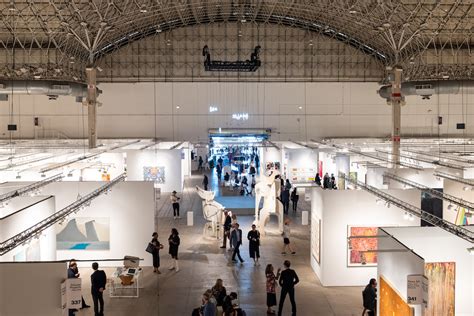 Expo Chicago Announces Curators for 2024 Edition