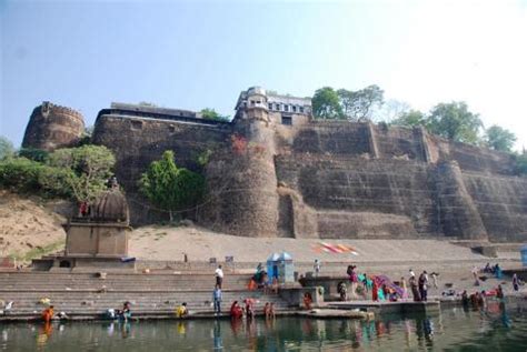 Ahilya Fort, Maheshwar | Ticket Price | Timings | Address: TripHobo