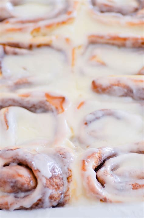 Homemade Cinnamon Rolls with Creamy Vanilla Frosting | Recipe ...